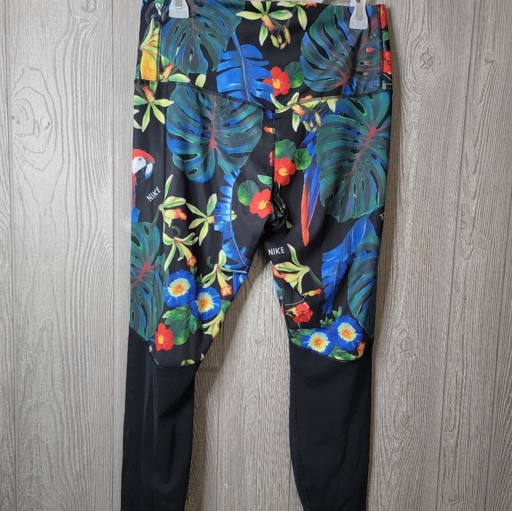 Womens Nike Leggings - Picture 3 of 5